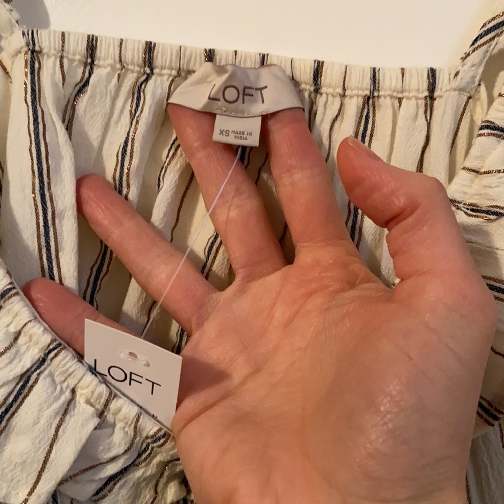 NWT Loft Ruffle Tank - Picture 4 of 7